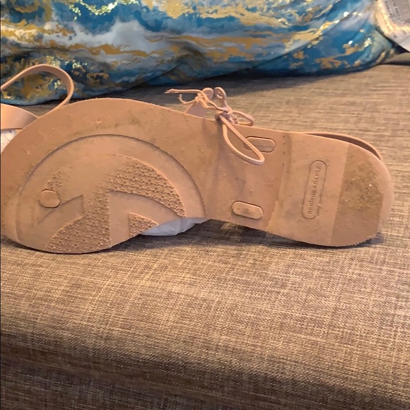 Damaged Gucci thong sandals - Picture 3 of 4